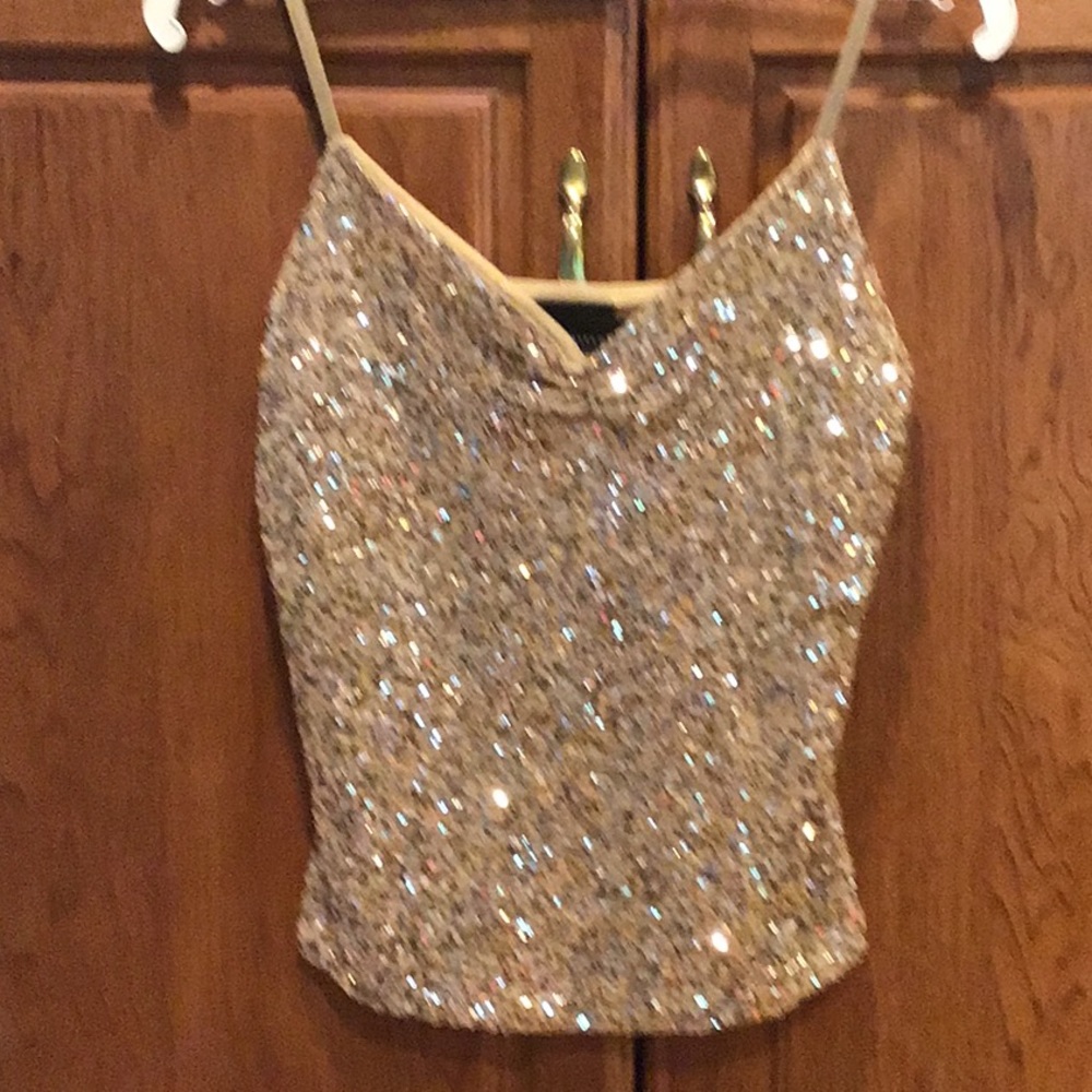 A Limited top with straps